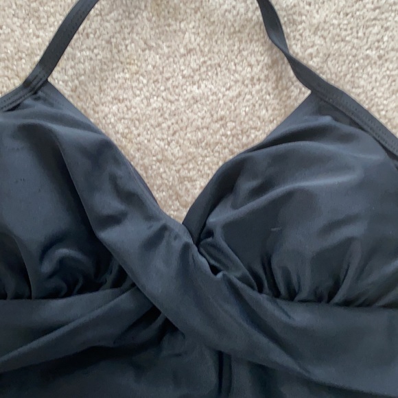 Hapari Tankini Swimsuit Top in Black - Picture 3 of 5